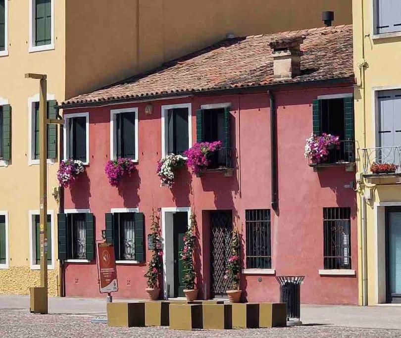 Storico Alloggio Fronte Piazza In Borgo Portello Падуя Экстерьер фото